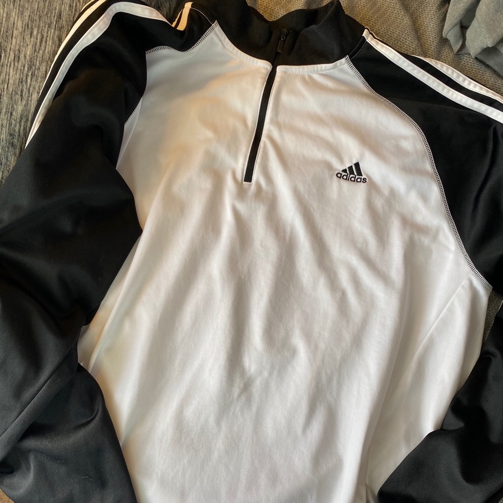 Black and White Adidas XL men’s longsleeve